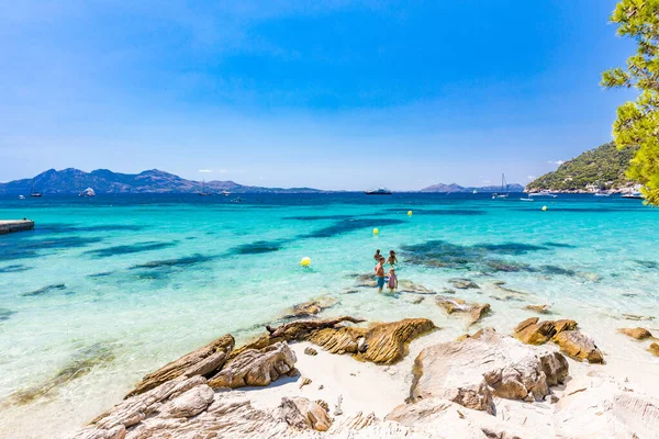 Platja Formentor Spain Mallorca 2020 사람들이 스페인 말로카 여름에 인기있는 — 스톡 사진