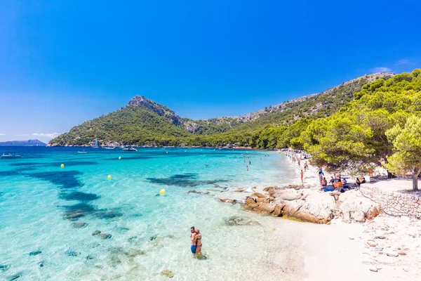 Platja Formentor Spain Mallorca 2020 사람들이 스페인 말로카 여름에 인기있는 — 스톡 사진