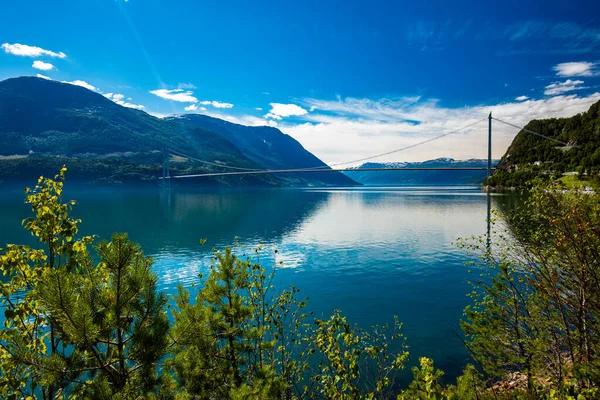 Farohängbro Hardangfjorden Som Förbinder Oslo Och Bergen Norge — Stockfoto