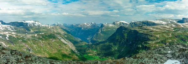 Πανοραμική Άποψη Του Τοπίου Geirangerfjord Και Των Βουνών Από Την — Φωτογραφία Αρχείου