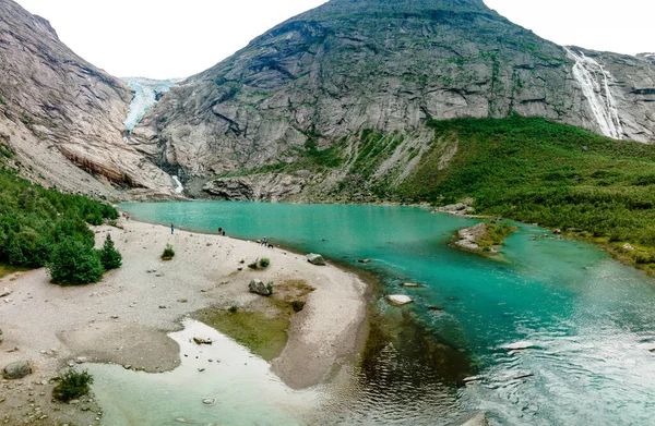 Briksdalsbreen Είναι Ένας Βραχίονας Παγετώνα Του Josedalsbreen Και Μια Λίμνη — Φωτογραφία Αρχείου