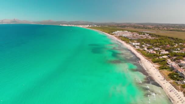 Αεροφωτογραφία Της Παραλίας Στην Playa Muro Μαγιόρκα Ισπανία — Αρχείο Βίντεο