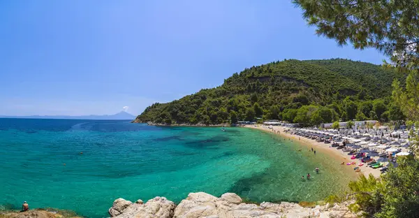 Hermoso Panorama Con Mar Mediterráneo Grecia Agua Cristalina Colorida Rocas —  Fotos de Stock