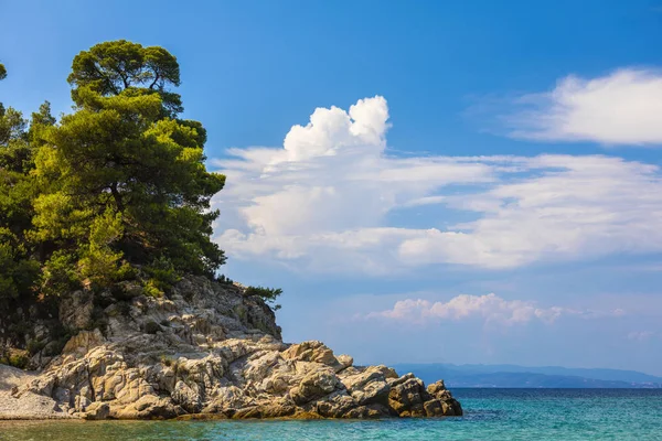 ギリシャの美しい海岸のイメージのある風景します — ストック写真