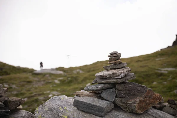 Una Pila Rocas Dispuestas Para Marcar Cima Una Montaña — Foto de Stock