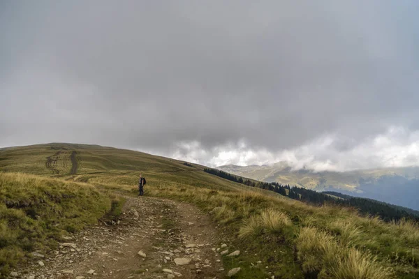 Fotógrafo Tomando Fotos Montaña — Foto de Stock