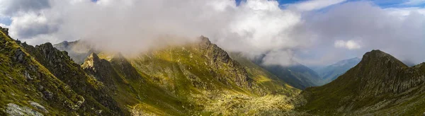 Paisagem Com Picos Montanha Rochosos Verão — Fotografia de Stock