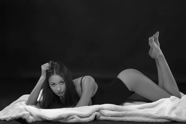 Красива Сексуальна Брюнетка Молода Жінка Чорній Білизні Чорно Біла — стокове фото