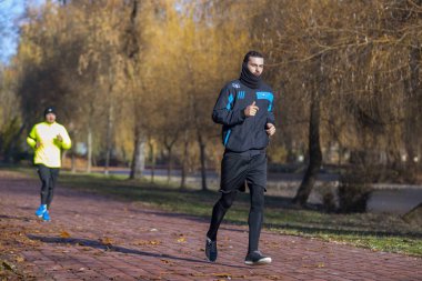 Argeş, Romania (09-12-2018 Pitesti şehir içinde büyük Romanya birlikleri 1918 den yüzüncü, kişi farklı yaş içeren spor olay organize)