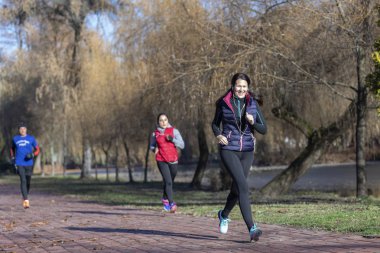 Argeş, Romania (09-12-2018 Pitesti şehir içinde büyük Romanya birlikleri 1918 den yüzüncü, kişi farklı yaş içeren spor olay organize)