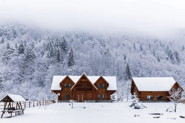 Casa Legno Montagna Durante Inverno — Foto Stock