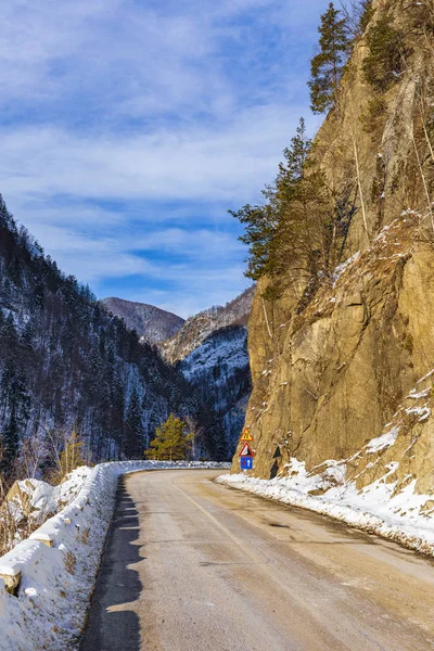 Camino Montaña Durante Invierno —  Fotos de Stock