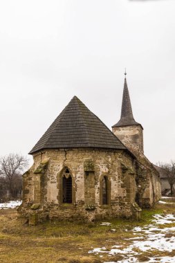 Bir Ortaçağ Kalesi ve kale kalıntıları
