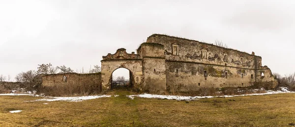 Ruinele Unui Castel Medieval Ale Unei Cetăți — Fotografie, imagine de stoc