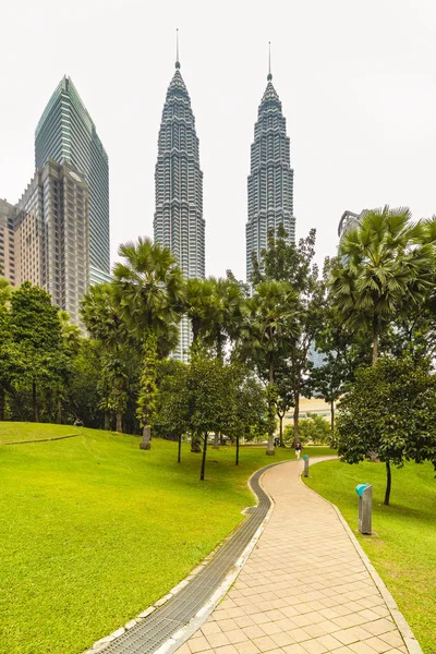 22 abr 2019. Kuala Lumpur, Malasia. Las torres gemelas de Petronas —  Fotos de Stock