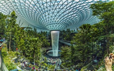Singapur,Singapur - 20 Nisan 2019 : Jewel Changi Aiport conne