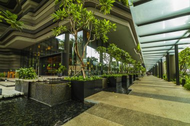 Singapur, Singapur - 25 Nisan 2019: Pa'nın yeşil doğa cephesi