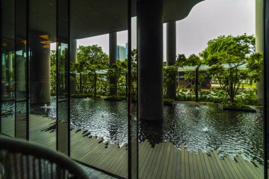 Singapur, Singapur - 25 Nisan 2019: Pa'nın yeşil doğa cephesi