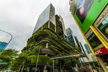 Singapur, Singapur - 25 Nisan 2019: Pa'nın yeşil doğa cephesi