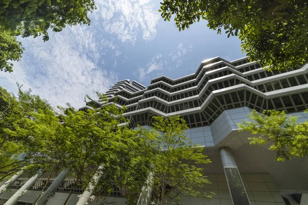 Varios edificios modernos con diseño futurista en Singapur 25 —  Fotos de Stock