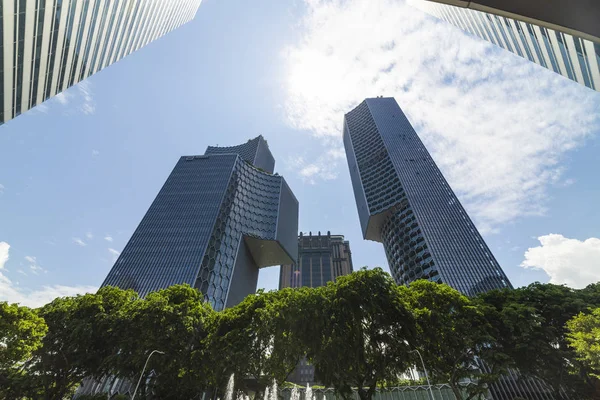 Vários edifícios modernos com design futurista em Singapura 25 — Fotografia de Stock