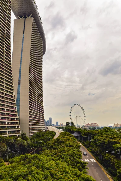 Singapore - 25 APRILE 2019: Singapore Flyer al mattino - La La — Foto Stock