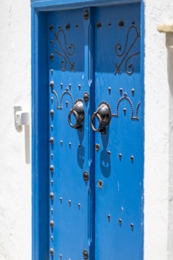 Sidi Bou Said, Tunus - Haziran.06, 2019: Geleneksel w ile Alley
