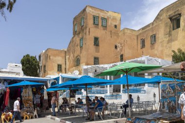 Sidi Bou Said, Tunus - Haziran.06, 2019: Geleneksel w ile Alley