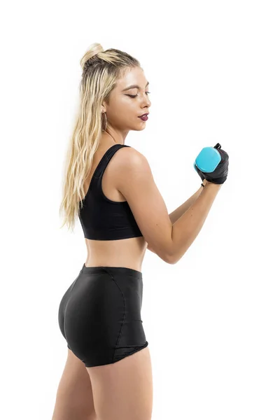 Mooie fit vrouw trainen met dumbbells — Stockfoto