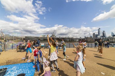 20 -Ağustos -2019, farklı turistik noktaları ziyaret etmek, sokak hayatı