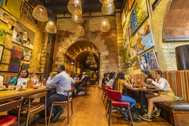 20 -Ağustos -2019, farklı turistik noktaları ziyaret etmek, sokak hayatı