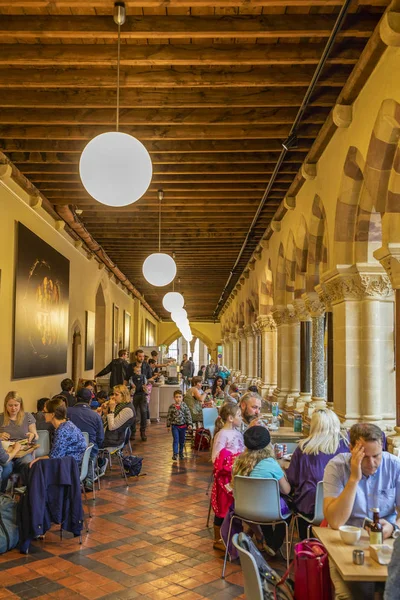 Oxford - İngiltere, 21 Ağustos 2019: Ünlü Oxford Üniversitesi Müzesi 