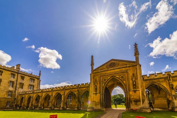 2019年8月23日、ケンブリッジ・イギリスの都市ツアー、ケンブリッジ大学 — ストック写真