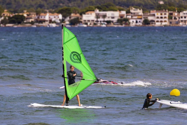 Palma de Majorca, Spain - 12.9.2019: Kite surfers are enjoying t — Stock Photo, Image