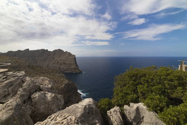 Palma de Maiorca, Espanha, Baleares. Costa Oeste na ilha de — Fotografia de Stock