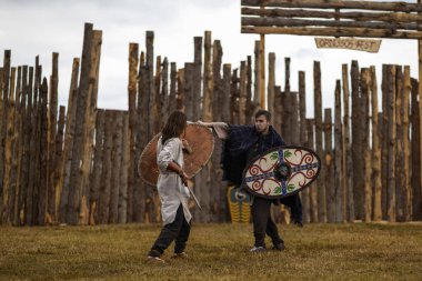 04-Ekim-2019 Ordessos Festivali Tarihi Yeniden Yapılandırma Festivali, Mioveni, Arges, Romanya, Birinci Basım.
