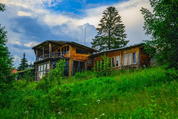 Ensemble Maisons Bois Dans Village Montagne Roumanie — Photo