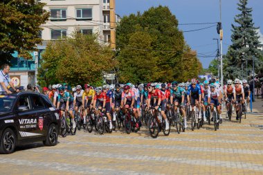 11 Eylül 2025, Pitesti Romanya, Romen bisiklet turunun ikinci aşaması, sahne arkası görüntüleri ve yarış başından itibaren.