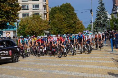 11 Eylül 2025, Pitesti Romanya, Romen bisiklet turunun ikinci aşaması, sahne arkası görüntüleri ve yarış başından itibaren.