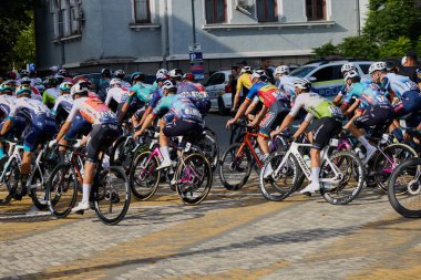 11 Eylül 2025, Pitesti Romanya, Romen bisiklet turunun ikinci aşaması, sahne arkası görüntüleri ve yarış başından itibaren.