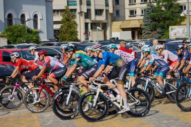 11 Eylül 2025, Pitesti Romanya, Romen bisiklet turunun ikinci aşaması, sahne arkası görüntüleri ve yarış başından itibaren.