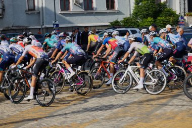 11 Eylül 2025, Pitesti Romanya, Romen bisiklet turunun ikinci aşaması, sahne arkası görüntüleri ve yarış başından itibaren.