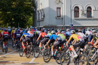 11 Eylül 2025, Pitesti Romanya, Romen bisiklet turunun ikinci aşaması, sahne arkası görüntüleri ve yarış başından itibaren.