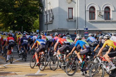11 Eylül 2025, Pitesti Romanya, Romen bisiklet turunun ikinci aşaması, sahne arkası görüntüleri ve yarış başından itibaren.