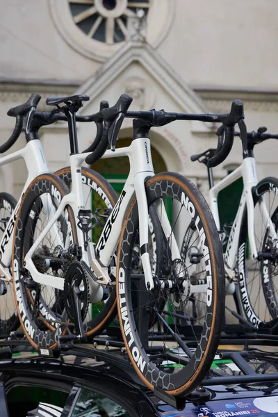 11 Eylül 2025, Pitesti Romanya, Romen bisiklet turunun ikinci aşaması, sahne arkası görüntüleri ve yarış başından itibaren.