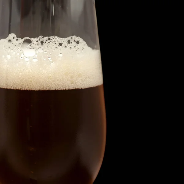 Cerveza Oscura Recién Vertida Vaso Cata Aislada Negro — Foto de Stock
