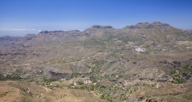 Gran Canaria, Haziran, görüntülemek Caldera de Tirajana arasında dağ silsilesi Amurga doğru