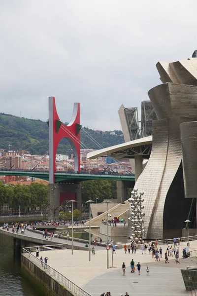 Bilbao España Julio 2018 Los Turistas Acuden Masa Museo Guggenheim — Foto de Stock