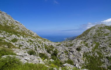 Monte Candina, çevre yolu hiking Cantabria, Liendo Belediyesi,