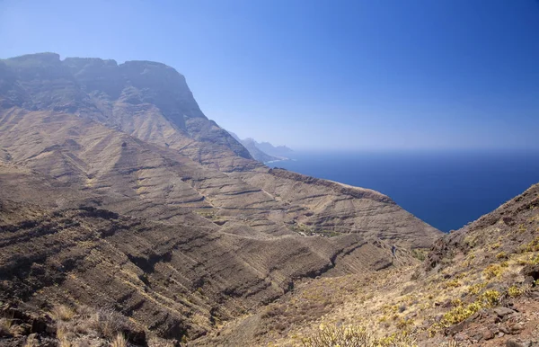 大加那利岛 10月 阿格特市的风景 远足路线圣佩德罗 波多黎各尼弗斯 Faneque 欧洲最高的悬崖海平面以上 和弯曲和危险的道路阿格特 阿尔迪德圣尼古拉斯 — 图库照片